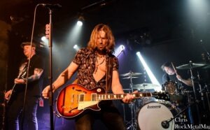 The New Roses et Harsh au Backstage By The Mill