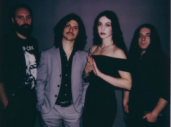 Messa : single The Dress