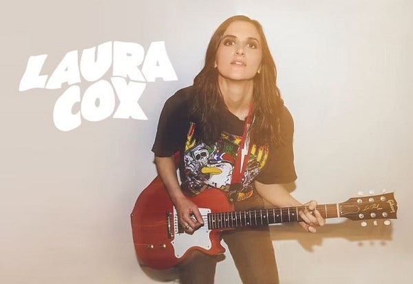 LAURA COX : nouveau single Trouble Coming