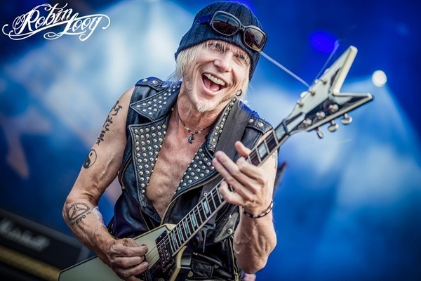 MICHAEL SCHENKER GROUP :  « DON&rsquo;T SELL YOUR SOUL »