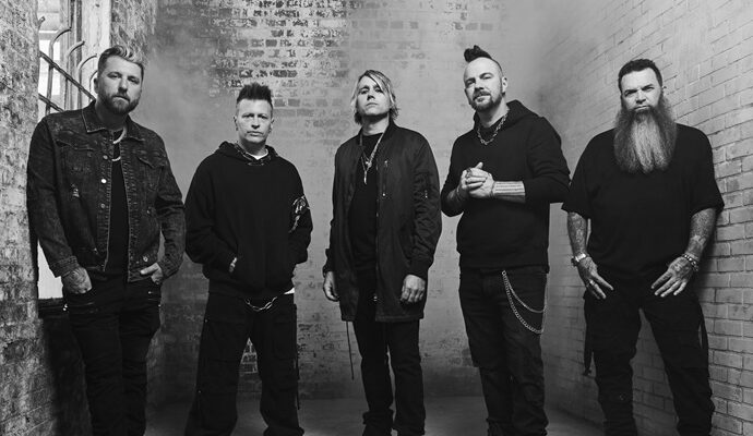 Three Days Grace sort Alienation