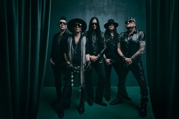 The 69 Eyes : single Cold Sweat