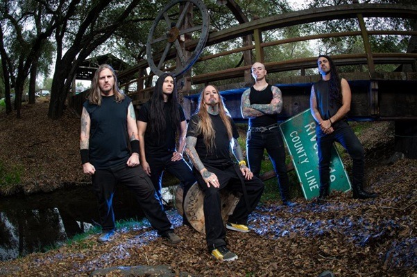 DEVILDRIVER : Dig Your Own Grave