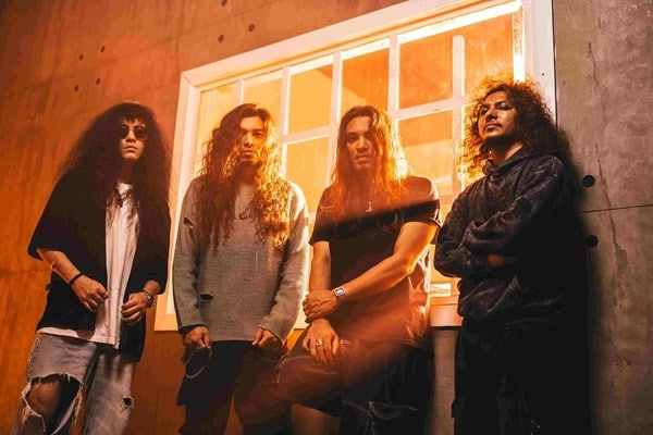 Girish And The Chronicles : single « A New Spark »