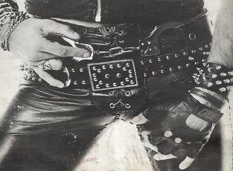 MÖTLEY CRÜE CÉLÈBRE : TOO FAST FOR LOVE