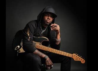 Ayron Jones : lyric vidéo Glad You Came